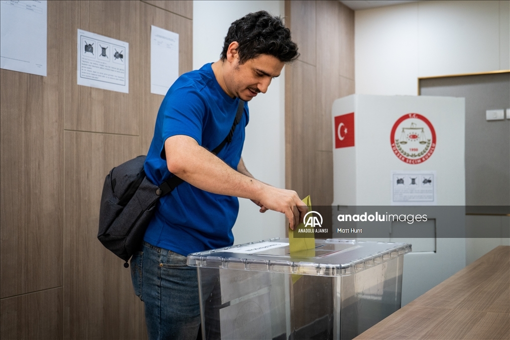Tayland'da yaşayan Türk vatandaşları Cumhurbaşkanı seçimi ikinci turu için oy kullandı