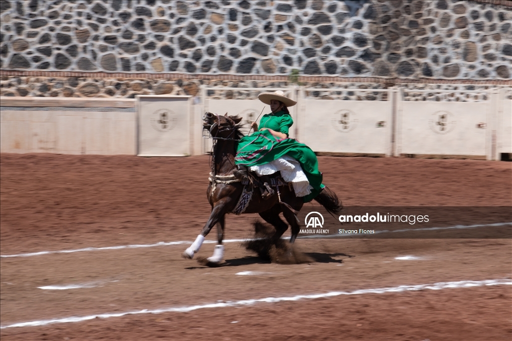 Charriera show in Mexico