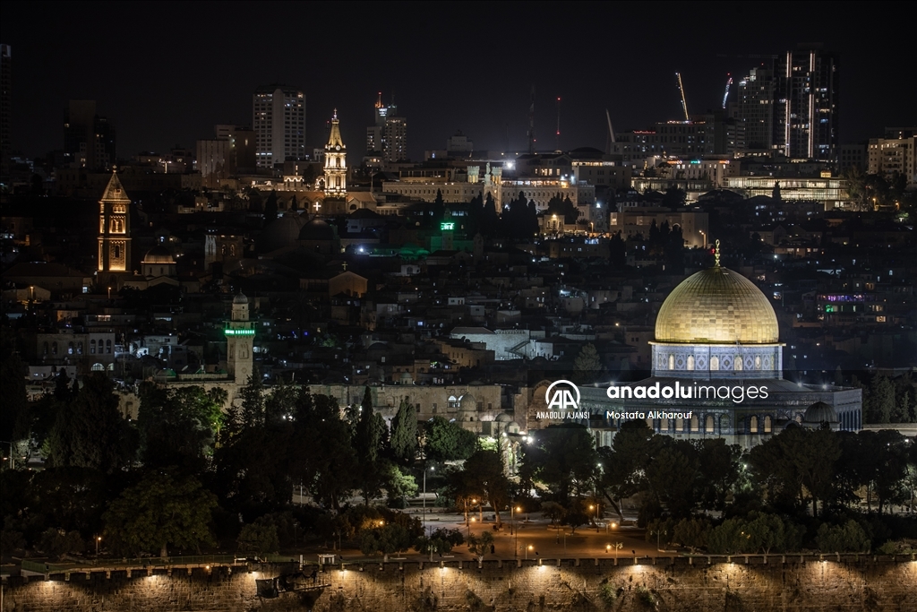Mescid-i Aksa'daki Kubbet'üs-Sahra Camii