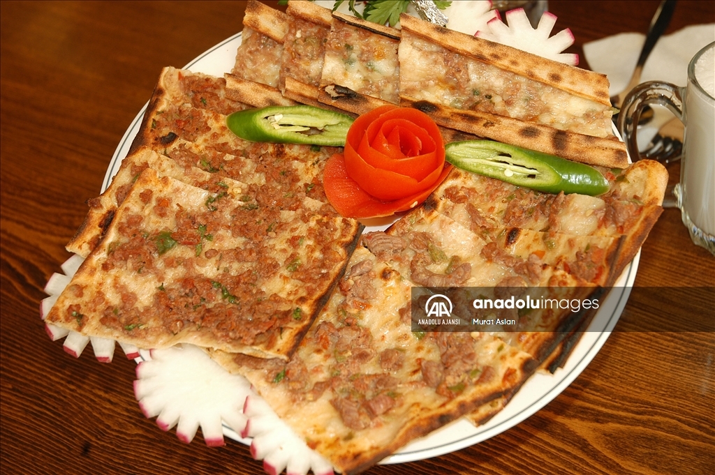 Konya'nın geleneksel damak tadı: Etli ekmek