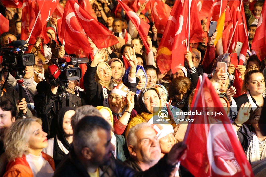 Cumhurbaşkanı Erdoğan'ın seçim başarısı kutlanıyor