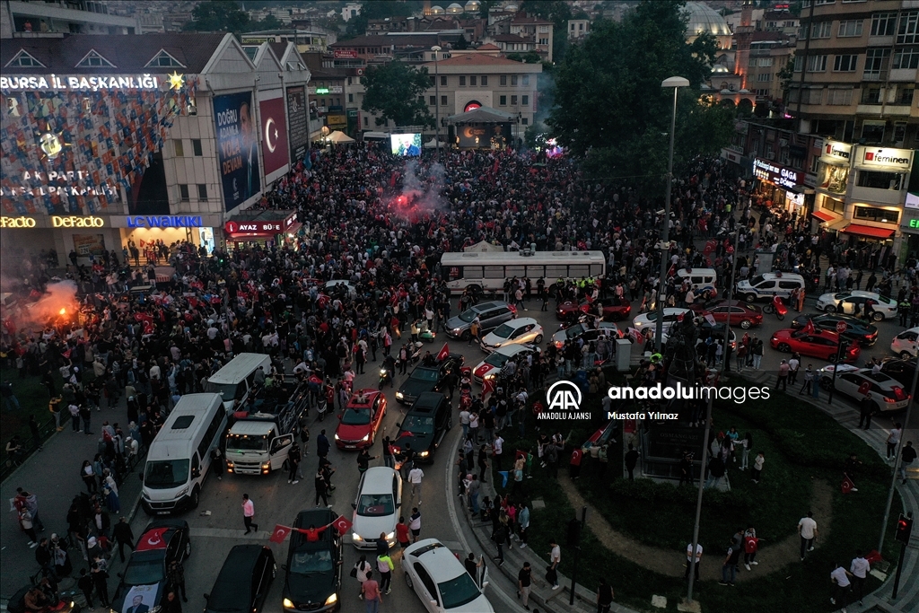 Cumhurbaşkanı Erdoğan'ın seçim başarısı kutlanıyor