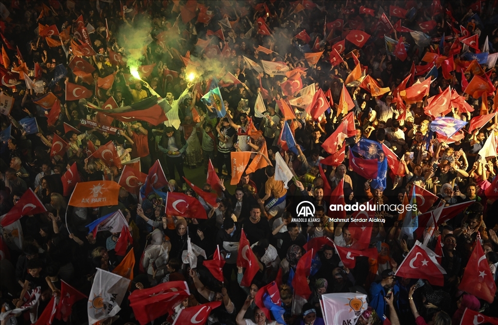 Cumhurbaşkanı Erdoğan'ın seçim başarısı kutlanıyor