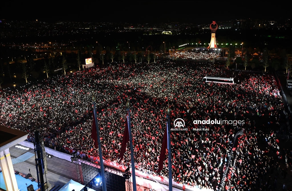 Cumhurbaşkanı Erdoğan'ın seçim başarısı kutlanıyor