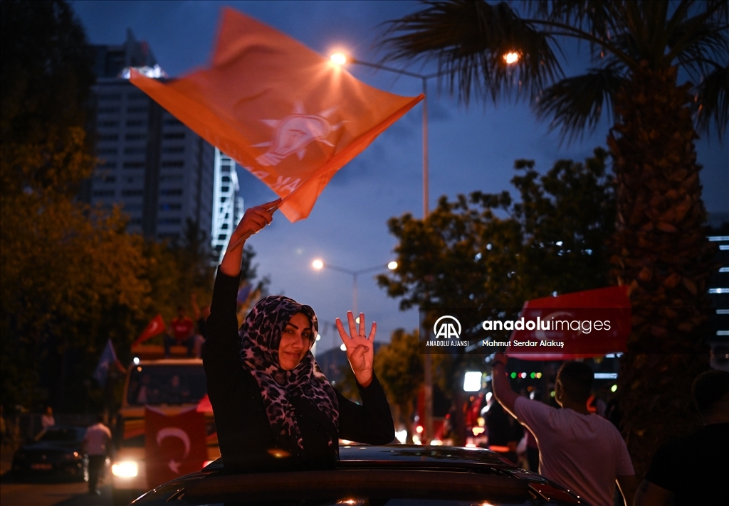 Cumhurbaşkanı Erdoğan'ın seçim başarısı kutlanıyor