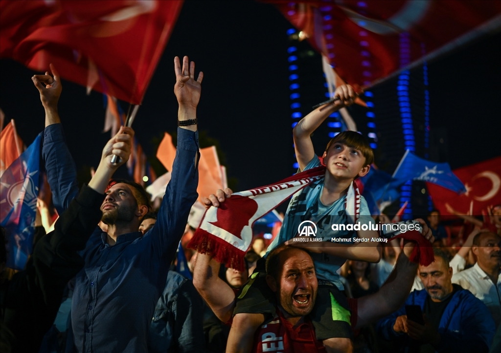 Cumhurbaşkanı Erdoğan'ın seçim başarısı kutlanıyor