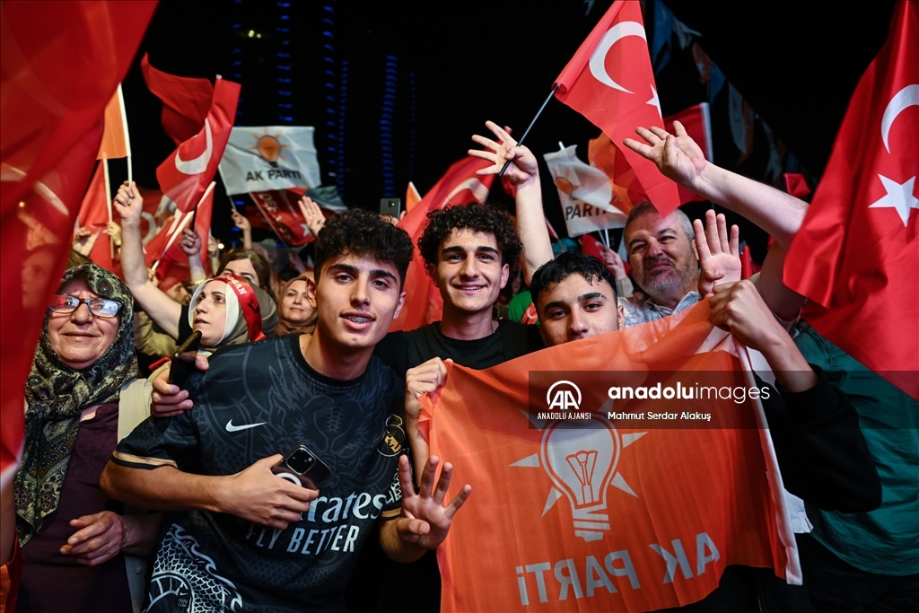 Cumhurbaşkanı Erdoğan'ın seçim başarısı kutlanıyor