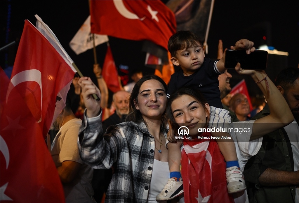 Cumhurbaşkanı Erdoğan'ın seçim başarısı kutlanıyor