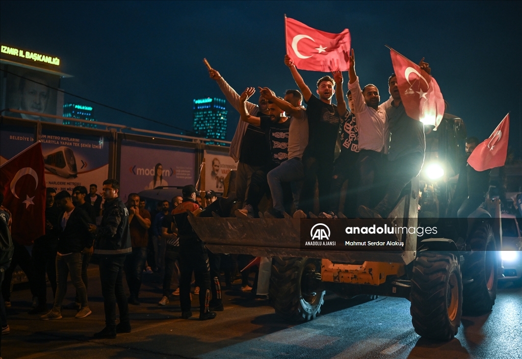 Cumhurbaşkanı Erdoğan'ın seçim başarısı kutlanıyor