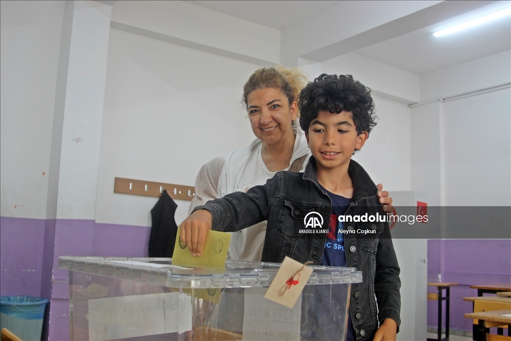 Türkiye, Cumhurbaşkanı Seçimi ikinci tur oylaması için sandık başında