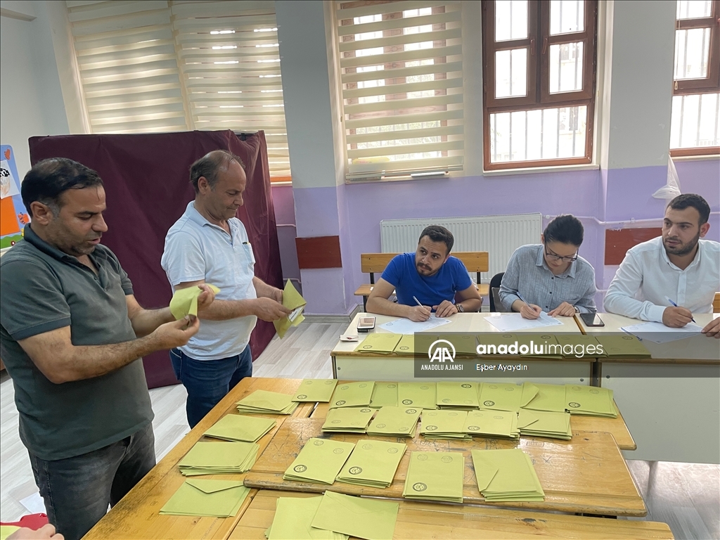 Türkiye genelinde oy verme işlemi sona erdi