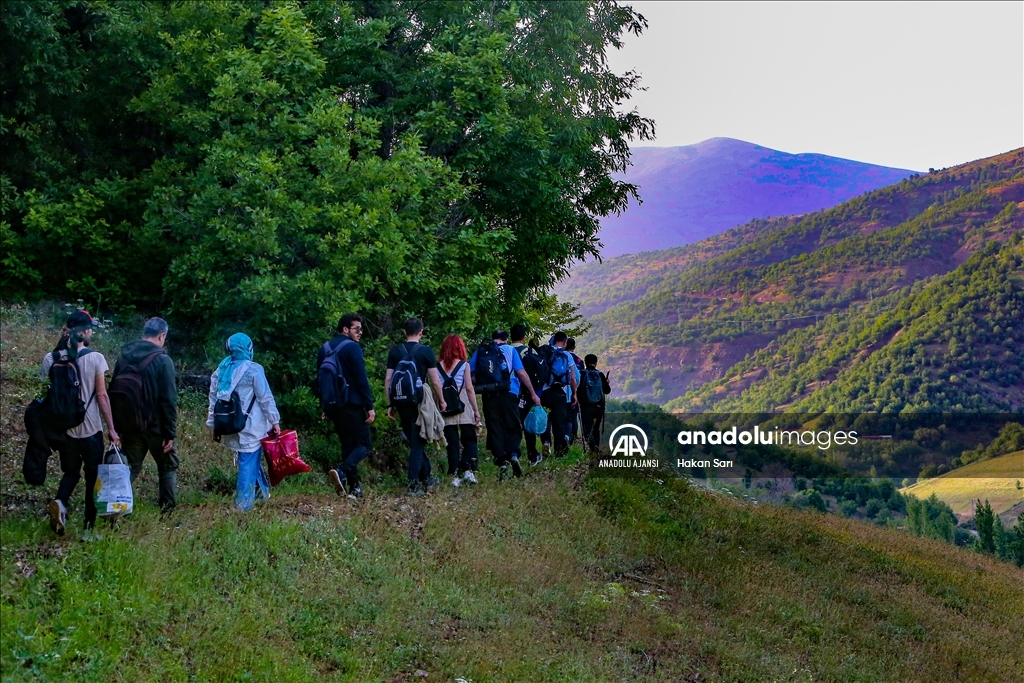 Bitlis'teki tarihi taş evler doğaseverlerin gözde rotalarından biri oldu