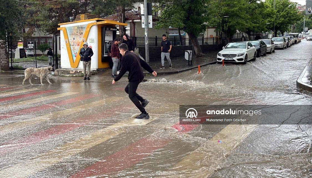 Kırıkkale kent merkezinde sağanak etkili oldu