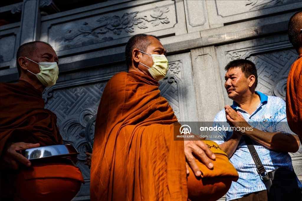 Endonezya'da Budist Keşişlerin Vesak Festivali Kutlaması