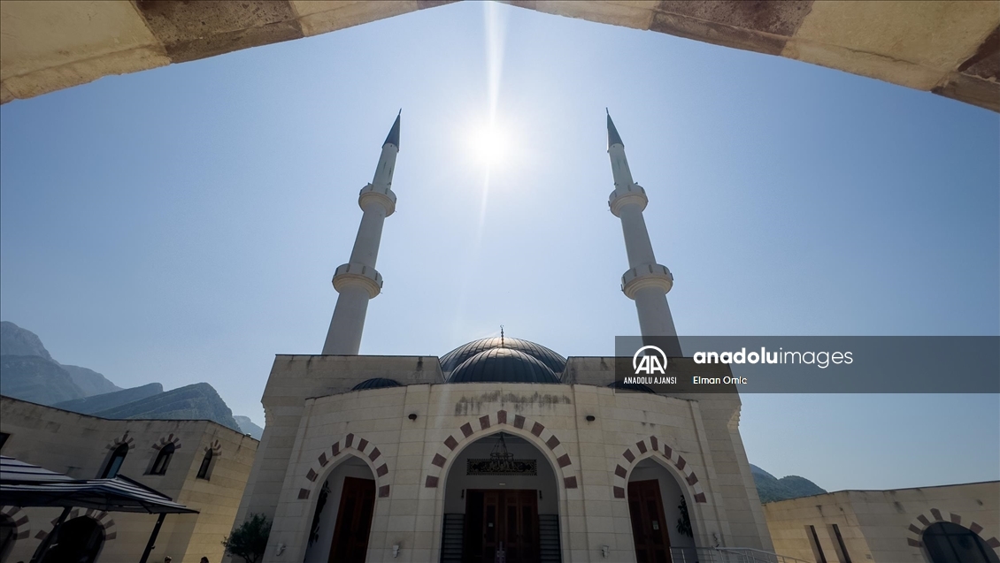 TİKA'nın 2014'te tamamladığı İslam Kültür Merkezi, Karadağlılara hizmet veriyor