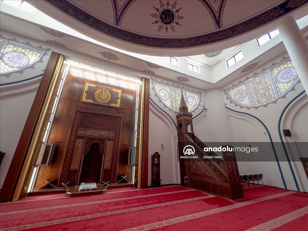 TİKA'nın 2014'te tamamladığı İslam Kültür Merkezi, Karadağlılara hizmet veriyor