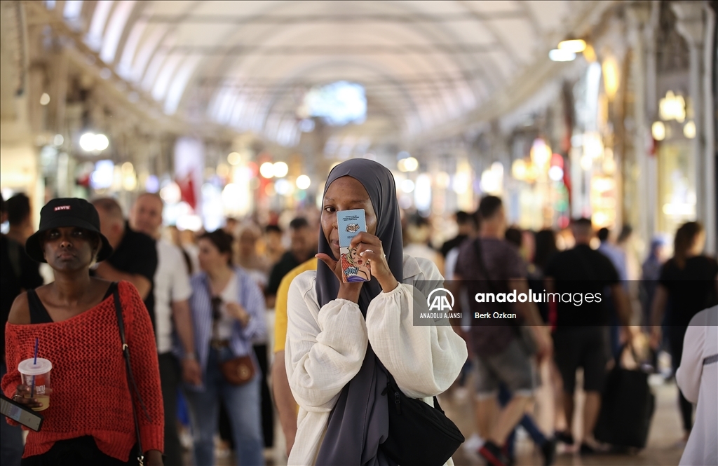 Tarihi Yarımada'da turist yoğunluğu