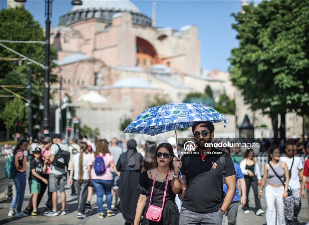 Tarihi Yarımada'da turist yoğunluğu