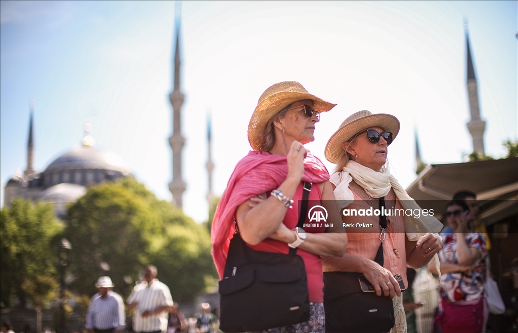 Tarihi Yarımada'da turist yoğunluğu