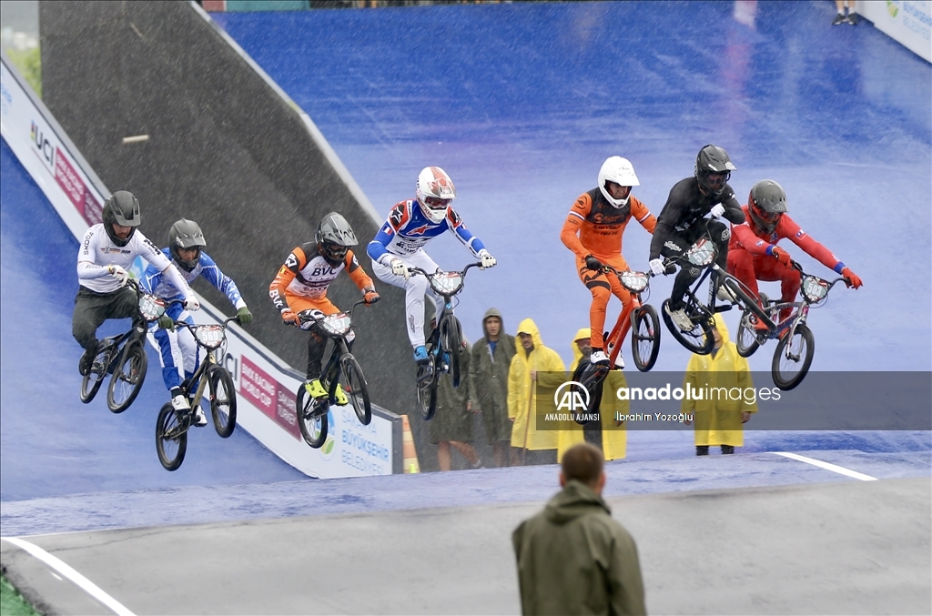 2023 BMX Supercross Dünya Kupası'nın ilk yarışları Sakarya'da başladı