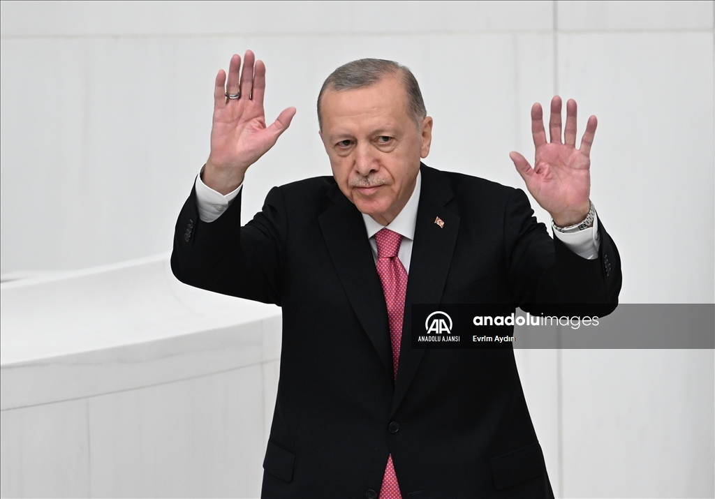 Cumhurbaşkanı Erdoğan, Bahçeli'den mazbatasını aldı