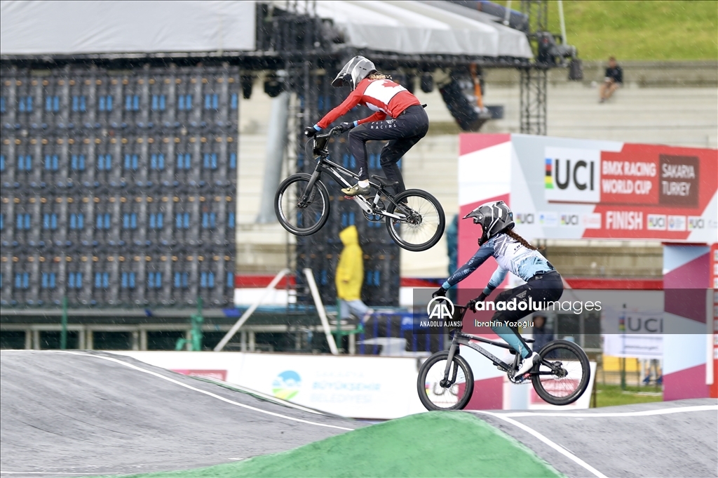 2023 BMX Supercross Dünya Kupası'nın ilk yarışları Sakarya'da başladı