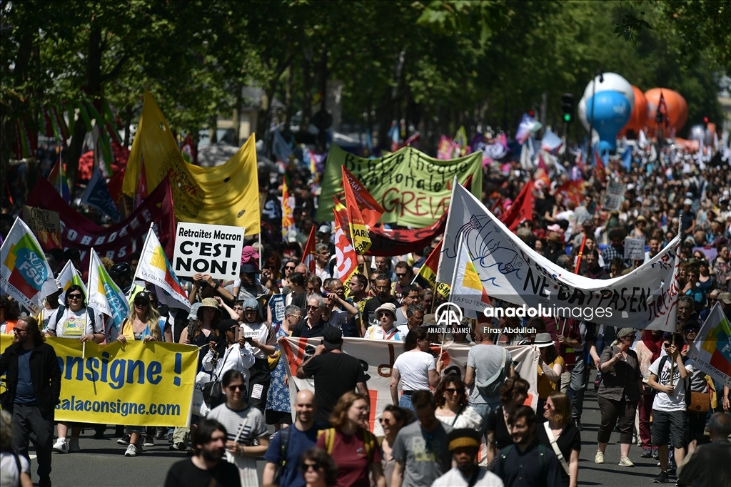 Fransa'da emeklilik yaşını yükselten reforma karşı ülke genelinde protesto