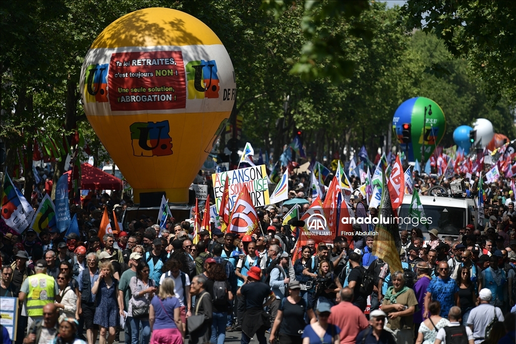 Fransa'da emeklilik yaşını yükselten reforma karşı ülke genelinde protesto