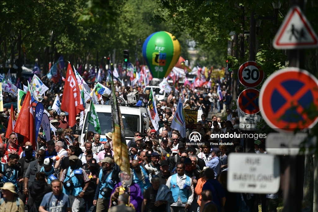 Fransa'da emeklilik yaşını yükselten reforma karşı ülke genelinde protesto