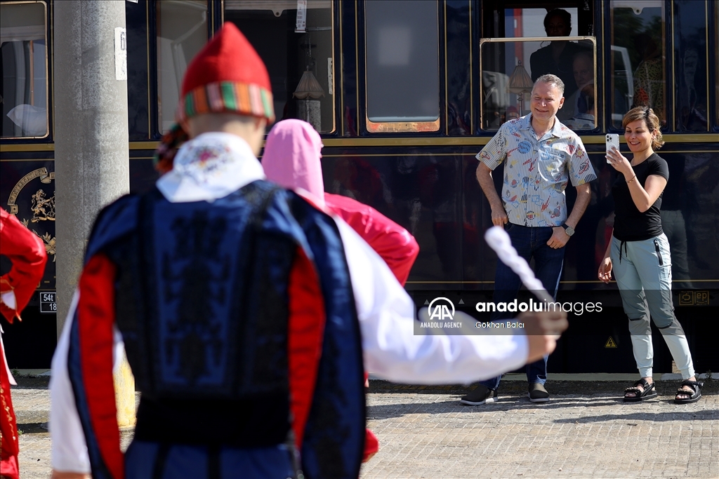 Orient Express from Paris arrives in Turkiye