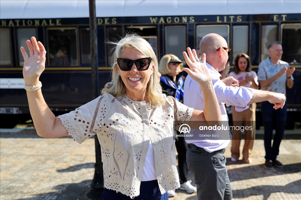 Orient Express from Paris arrives in Turkiye