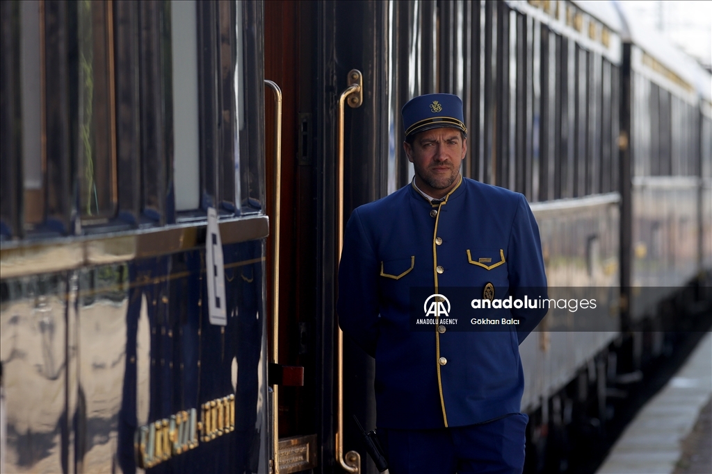 Orient Express from Paris arrives in Turkiye