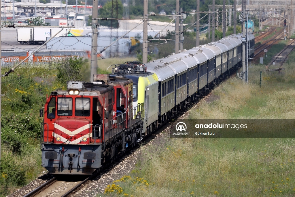 Orient Express from Paris arrives in Turkiye