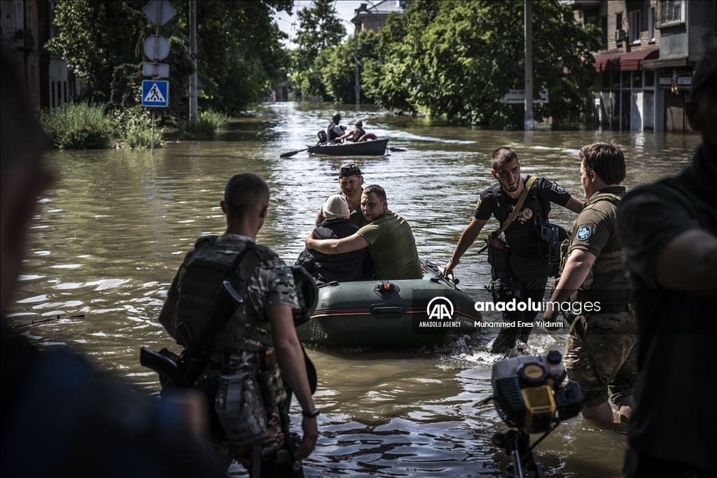 Evacuations continue from Kherson’s flooded areas after explosion at dam