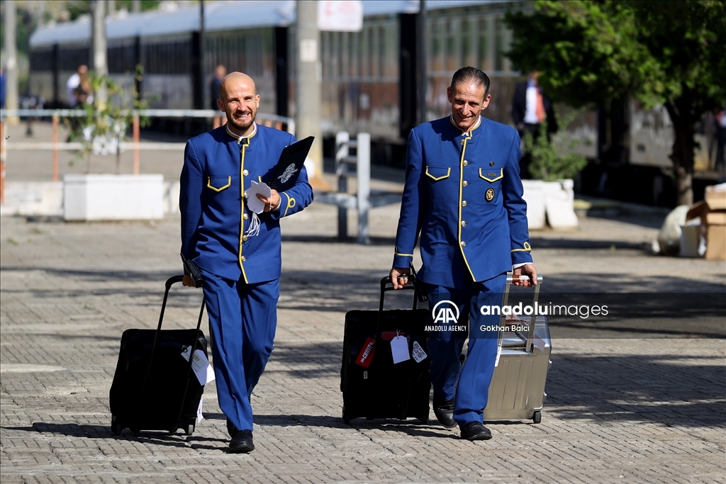 Orient Express from Paris arrives in Turkiye