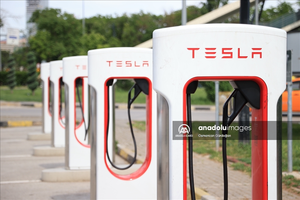 Ford - Tesla