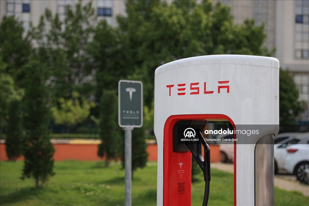 Ford - Tesla