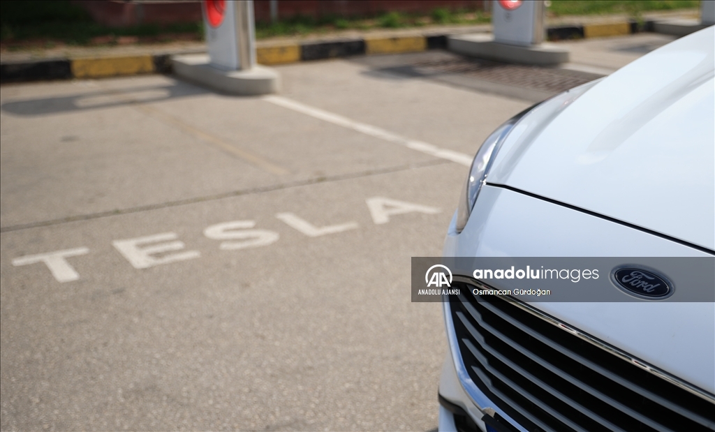 Ford - Tesla