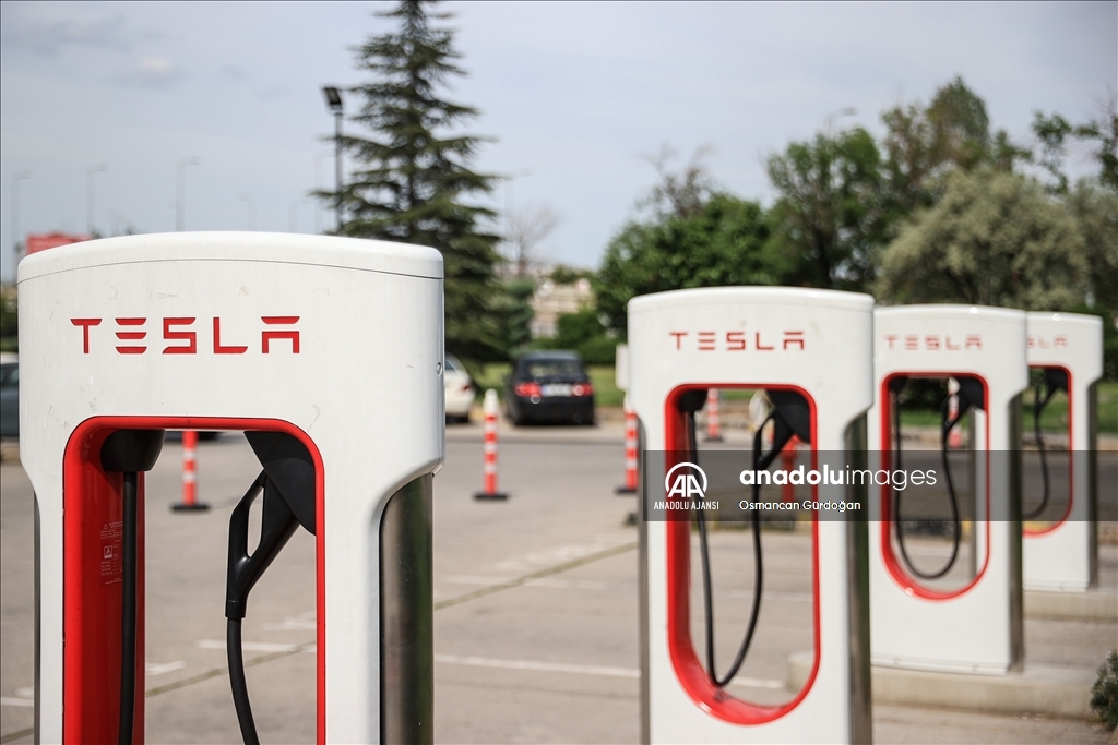 Ford - Tesla