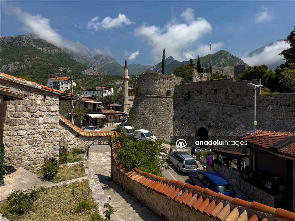 بار؛ شهر همزیستی ادیان در مونته‌نگرو