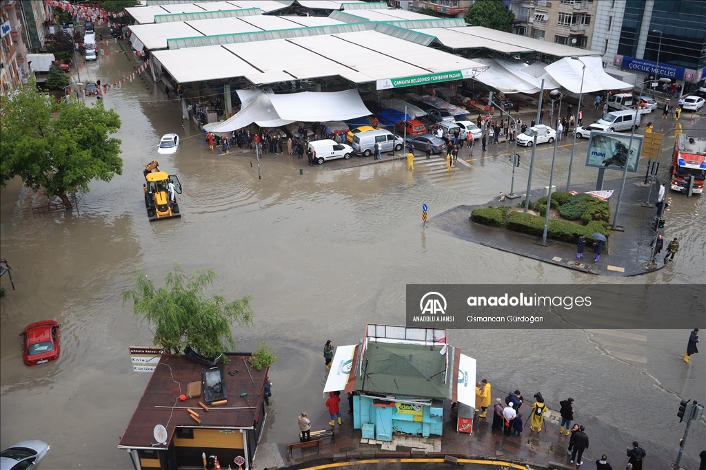 Başkentte kuvvetli sağanak etkili oluyor