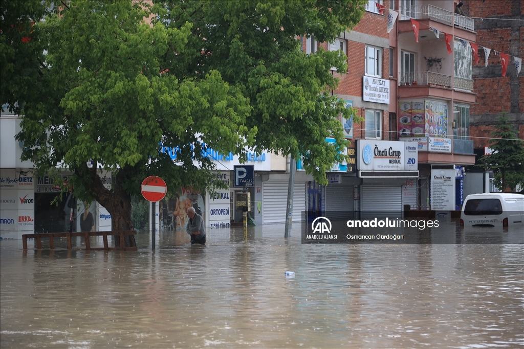Başkentte kuvvetli sağanak etkili oluyor