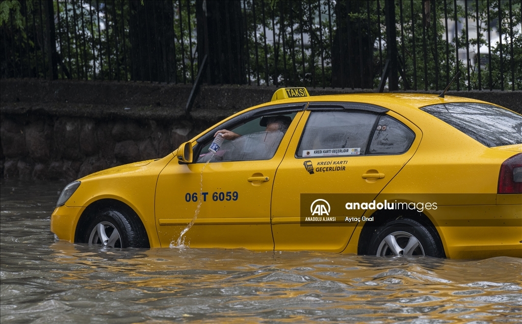 Başkentte kuvvetli sağanak etkili oluyor