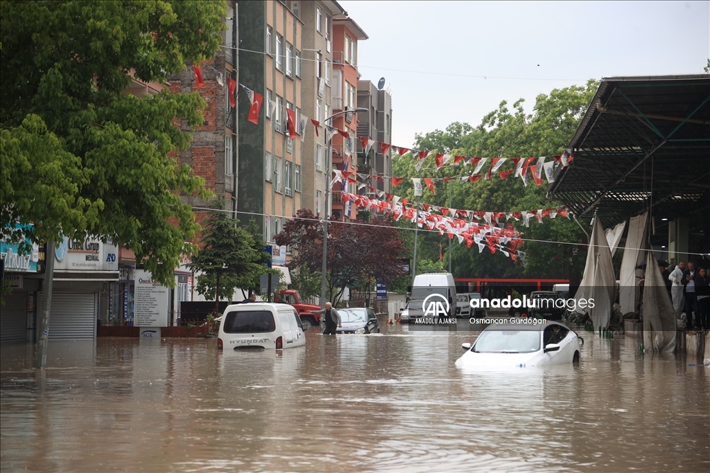 Başkentte kuvvetli sağanak etkili oluyor