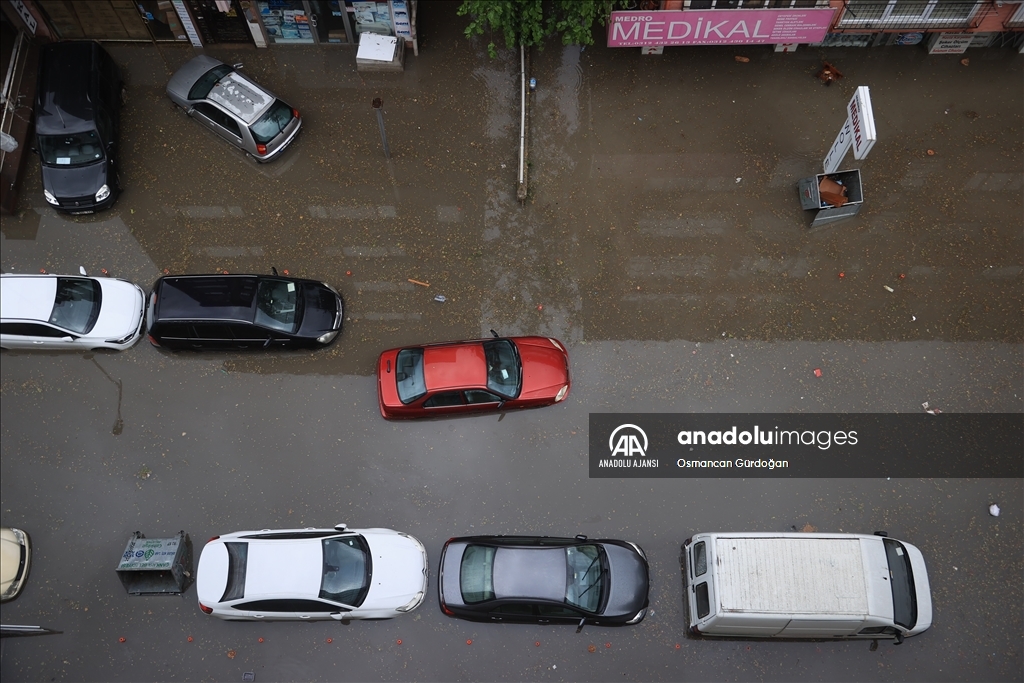 Başkentte kuvvetli sağanak etkili oluyor