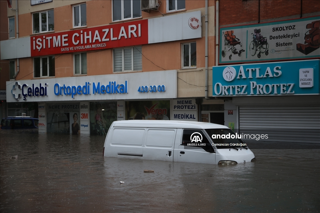 Başkentte kuvvetli sağanak etkili oluyor