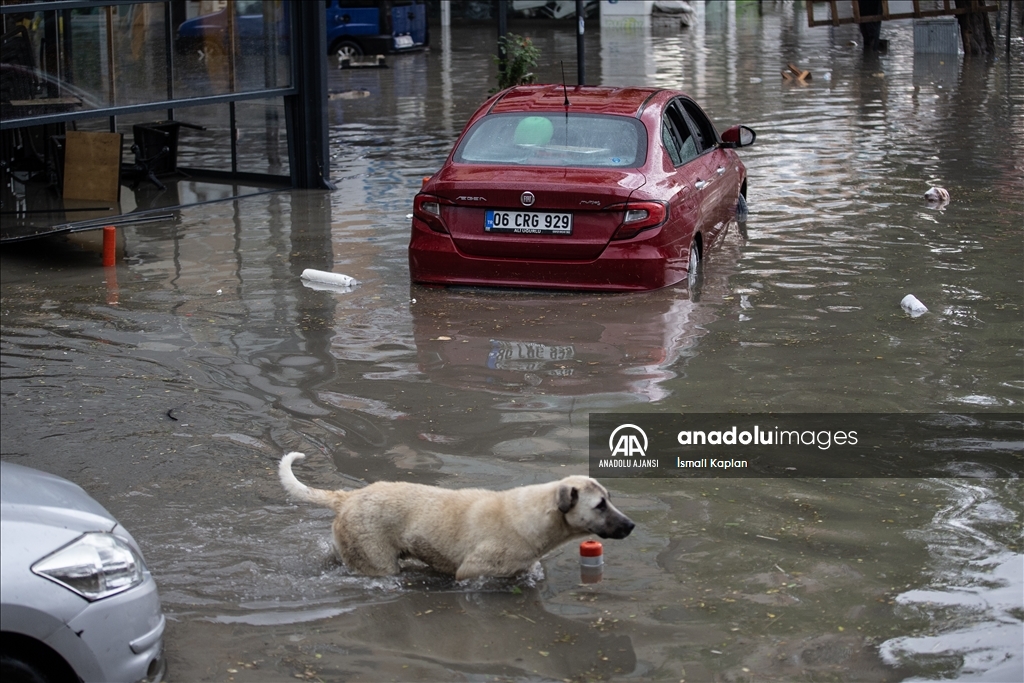 Başkentte kuvvetli sağanak etkili oluyor