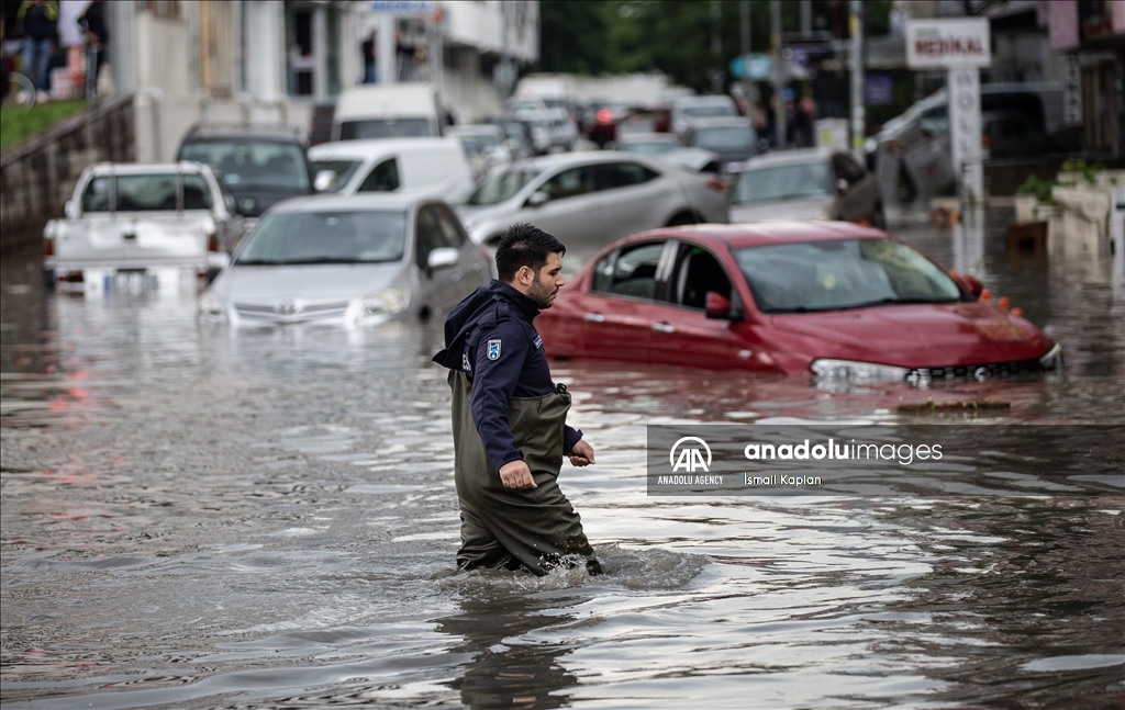 Streets flood after heavy rains in Ankara