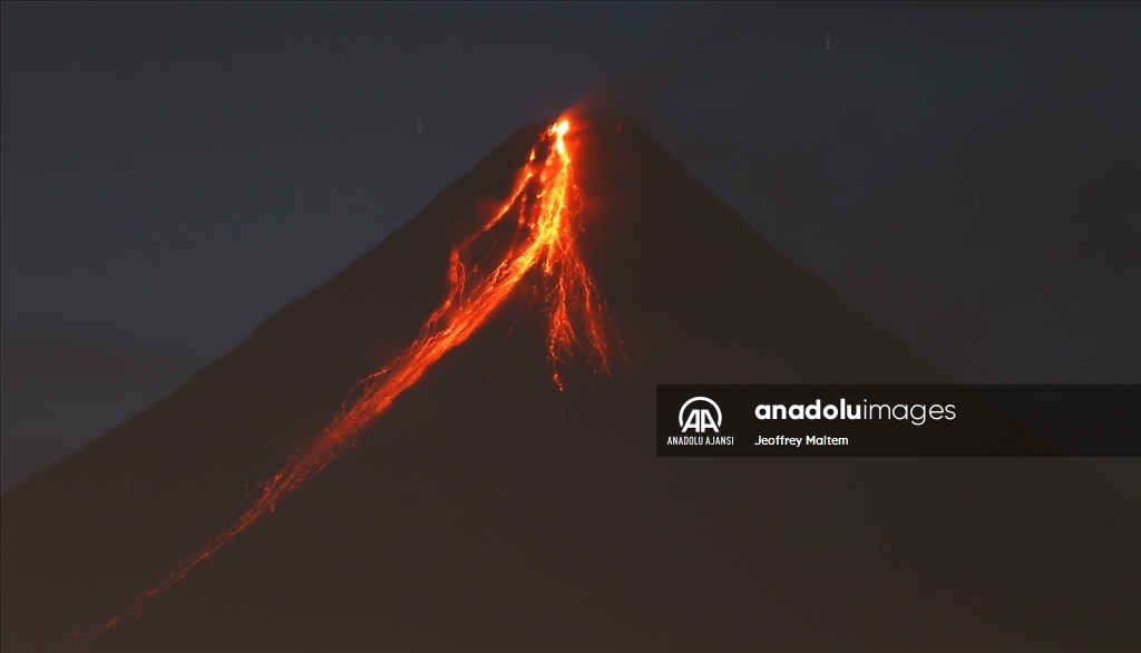 Filipinler'de Mayon Yanardağı çevresinde tahliyeler sürüyor