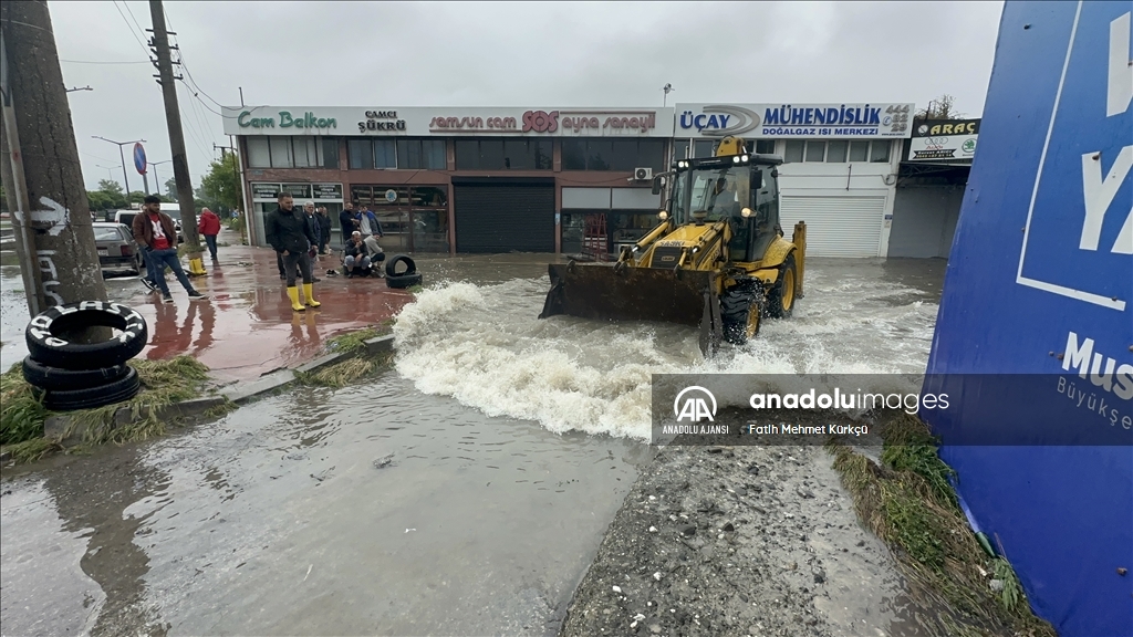  Samsun'da şiddetli yağış sel ve taşkınlara neden oldu